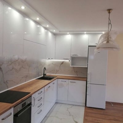 Location d’un appartement spacieux et lumineux de 3 pièces, 130 m², Varna, Bulgarie